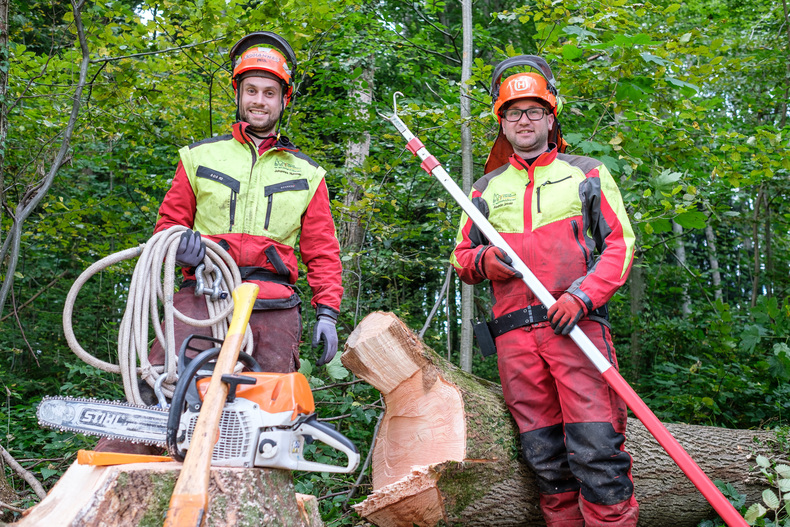 LFI FARMINAR - Seilgestützte Fällung.jpg LFI FARMINAR - Seilgestützte Fällung.jpg