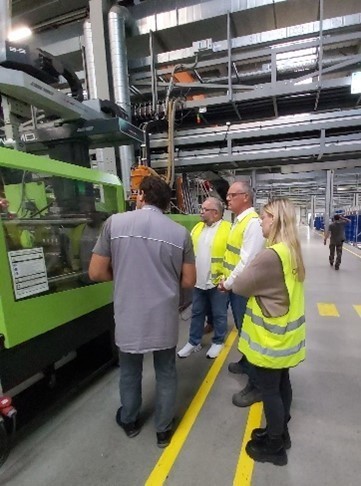 4. Fokusgruppe: Betriebserkundung in der Fa. Geberit von der Produktion bis zur Auslieferung .jpg 4. Fokusgruppe: Betriebserkundung in der Fa. Geberit von der Produktion bis zur Auslieferung .jpg