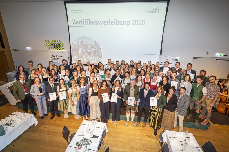 ZLG-Verleihung Gruppenfoto.jpg