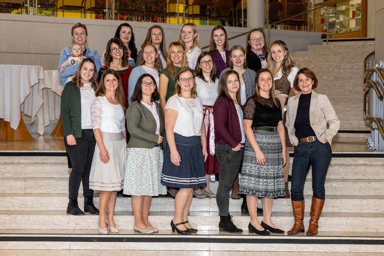 neue Seminarbäuerinnen auf einem Gruppenfoto