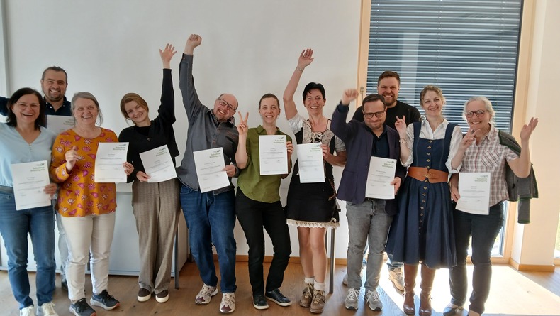 Abschluss Gruppe(c)LFI.jpg Abschluss Gruppe(c)LFI.jpg