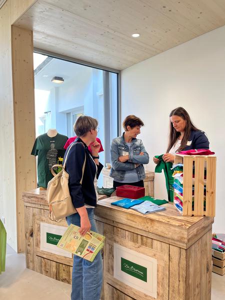 Praktikerinnen Treffen.jpg Praktikerinnen Treffen.jpg