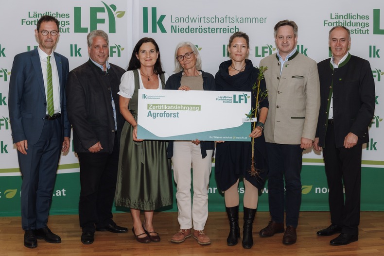 LFI NOE 20260511 Zertifikatsverleihung 046 2SB07062 (c)SophieNaglBalber.jpg