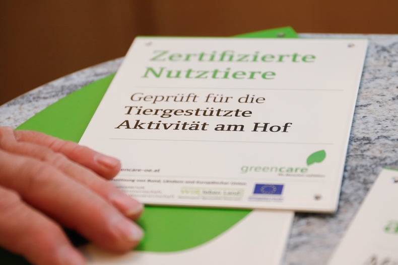 Tafel Green Care mit Hand Tafel Green Care mit Hand