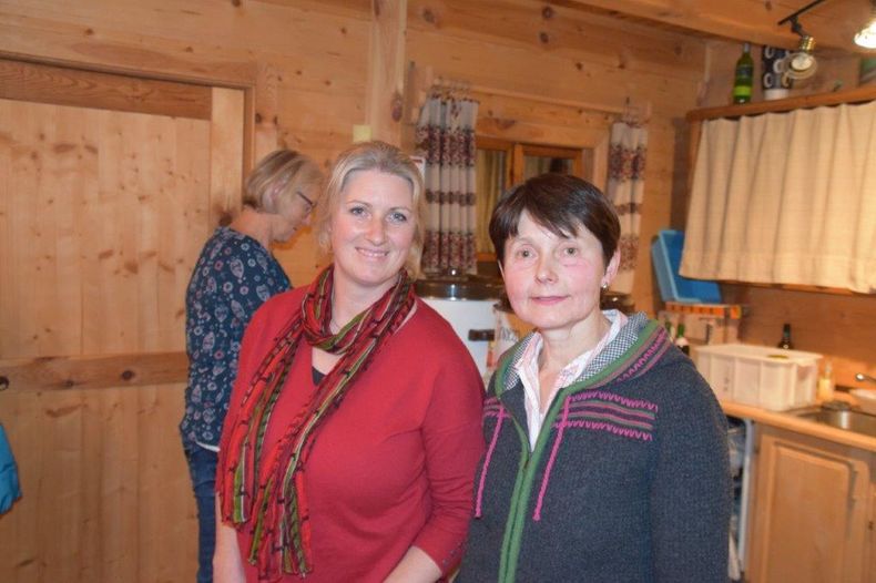 Gemeindebäuerin Claudia und Gastgeberin Herta.jpg