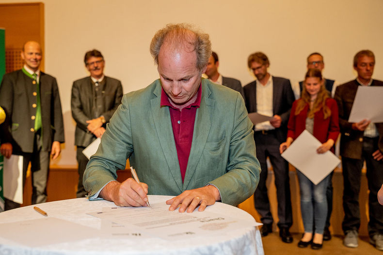 Charta-Unterzeichnung mit 30 agrarischen Vereinen ©&nbsp;LK NÖ/Georg Pomaßl