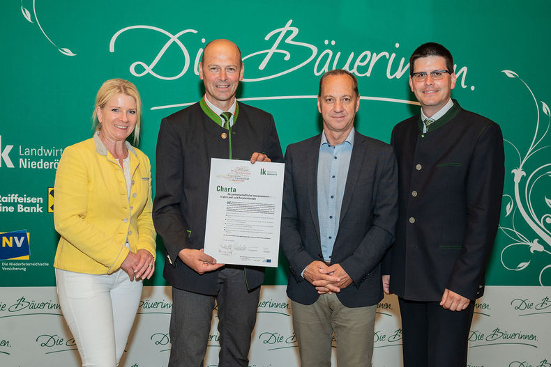 Charta-Unterzeichnung mit 30 agrarischen Vereinen ©&nbsp;LK NÖ/Georg Pomaßl