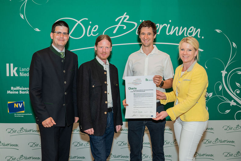 Charta-Unterzeichnung mit 30 agrarischen Vereinen ©&nbsp;LK NÖ/Georg Pomaßl
