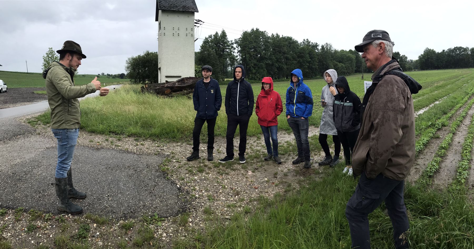 Besichtigung Weißer Lupine mit Versuchslandwirt Stefan H. © BWSB