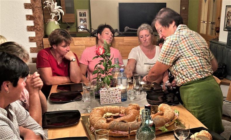 Hofgespräch Bäuerinnen daheim 8 Heigl Anita.jpg