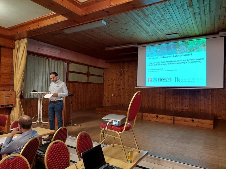 Super, intensiver Vortrags-/Diskussionsabend mit der Ortsbauernschaft Sipbachzell im Gasthaus Ziegler. Schwerpunkte waren für 2,5 Stunden GAP, GAB, GLÖZ,  NAPV und ÖPUL 2023 mit Schwerpunkt der Maßnahmen zum Boden- und Gewässerschutz. Vielen Dank für die herzliche Aufnahme und die vielen  Diskussionen! © BWSB
