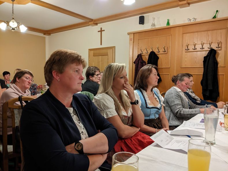 PXL 20221005 175501176.MP.jpg