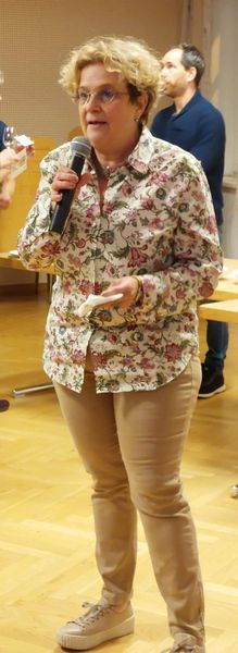 Ehrengäste, Vortragende und Organisatorinnen.jpg Ehrengäste, Vortragende und Organisatorinnen.jpg