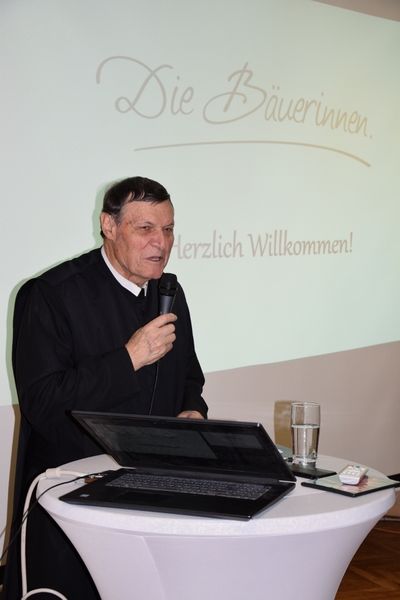 DSC 1200 Abt Berhold Heigl (683x1024).jpg DSC 1200 Abt Berhold Heigl (683x1024).jpg