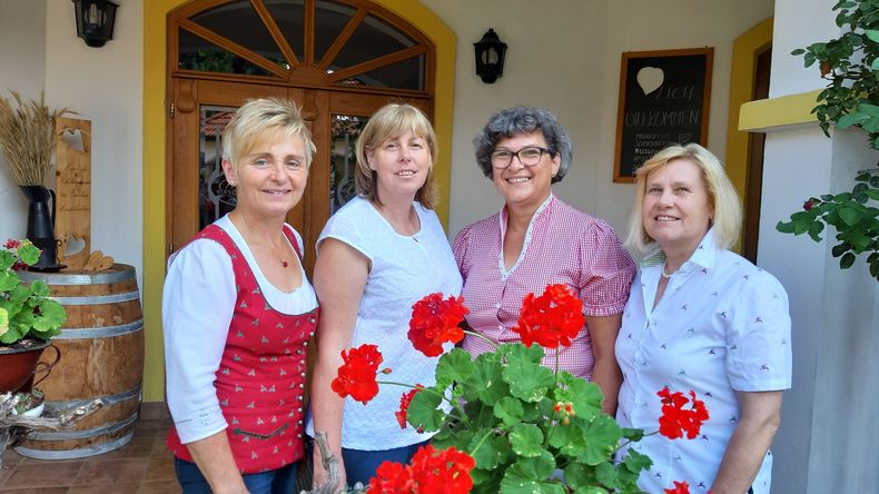 Vorstand Bäuerinnen Gebiet Wolkersdorf.jpg Vorstand Bäuerinnen Gebiet Wolkersdorf.jpg