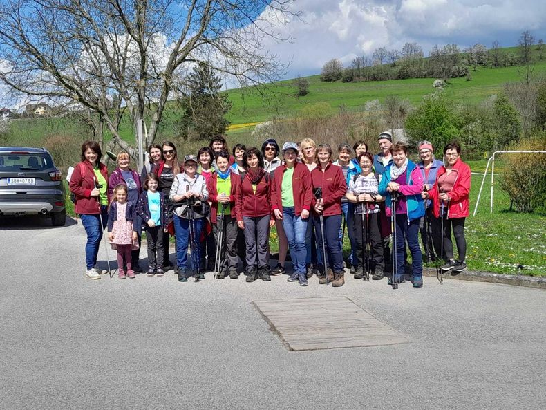 Frühlingswanderung 1.jpg