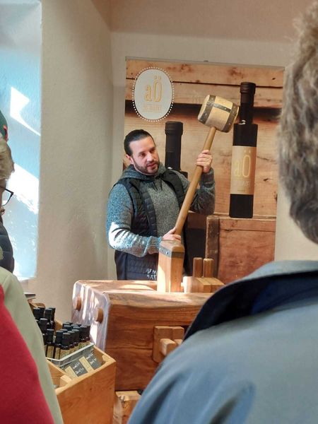 Eine Ölmühle, ein Erlebniskeller und eine Kerzenmanufaktur