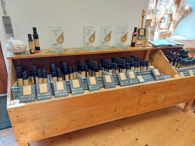 Eine Ölmühle, ein Erlebniskeller und eine Kerzenmanufaktur