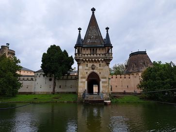 [168504245556128.jpg]