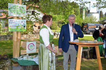 [1685957022916766.jpg]