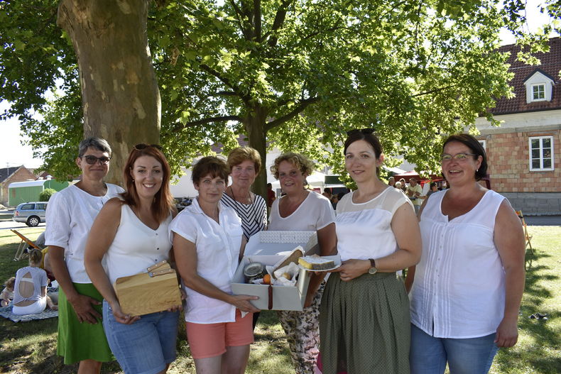 Sommerpicknick Bäuerinnen (c)Romana Schuler.jpg