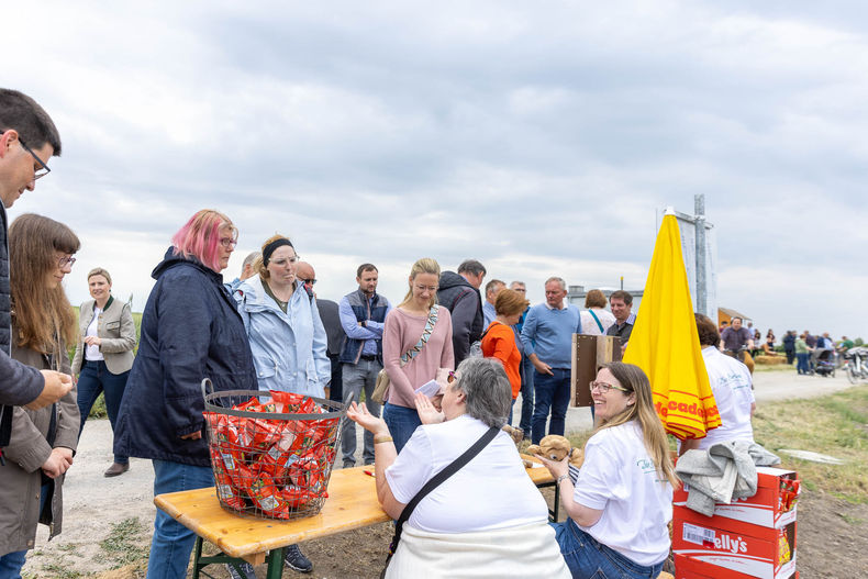 Eröffnung der AckerkulTOUR 2023 © Die Bäuerinnen im Gebiet Schwechat Eröffnung der AckerkulTOUR 2023 © Die Bäuerinnen im Gebiet Schwechat
