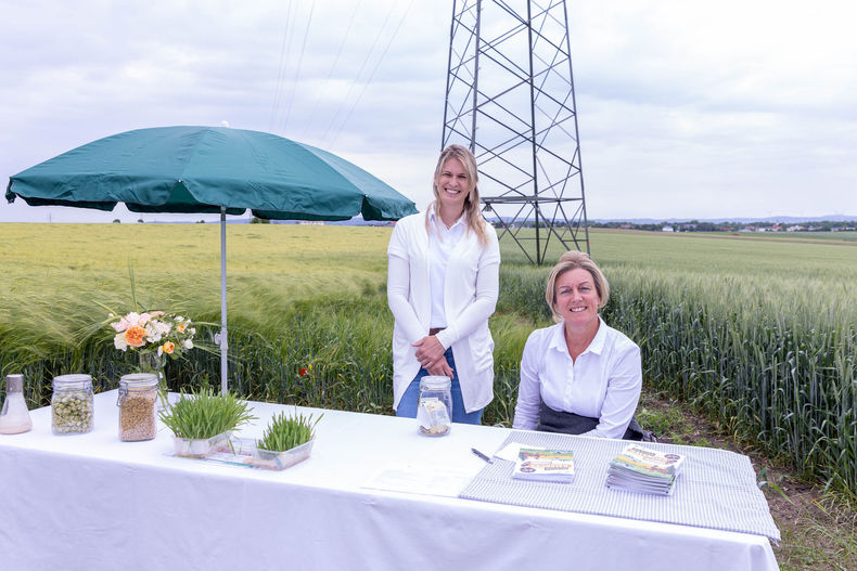 Eröffnung der AckerkulTOUR 2023 © Die Bäuerinnen im Gebiet Schwechat Eröffnung der AckerkulTOUR 2023 © Die Bäuerinnen im Gebiet Schwechat
