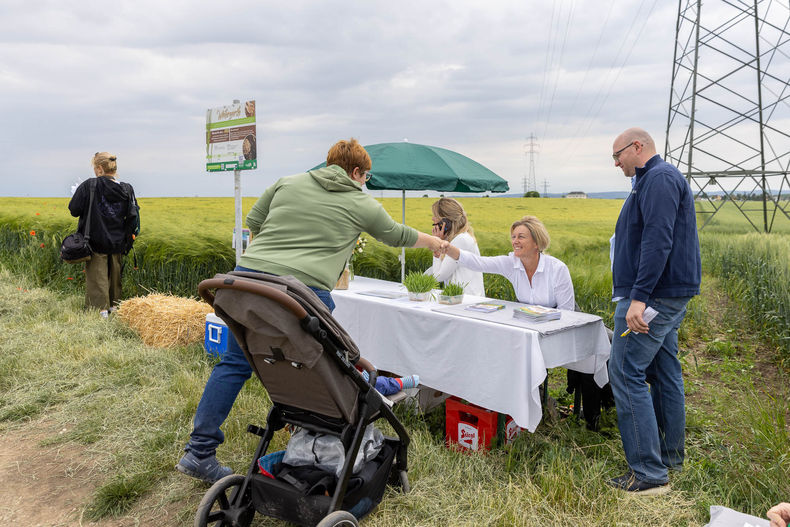 Eröffnung der AckerkulTOUR 2023 © Die Bäuerinnen im Gebiet Schwechat Eröffnung der AckerkulTOUR 2023 © Die Bäuerinnen im Gebiet Schwechat