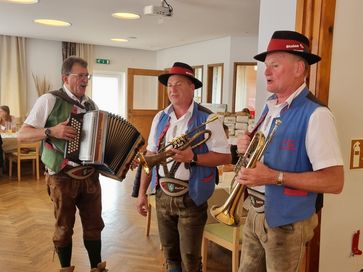 [1697631435460380.jpg]