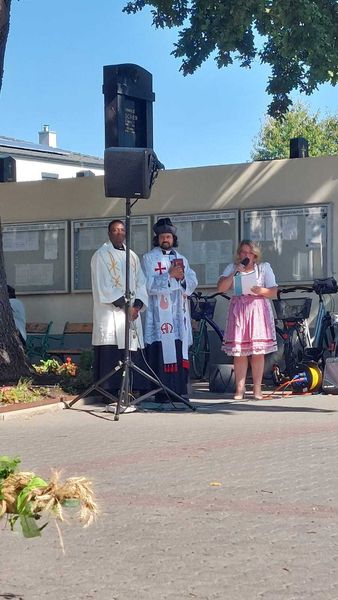 Bild 5 Pfarrer.jpg Bild 5 Pfarrer.jpg