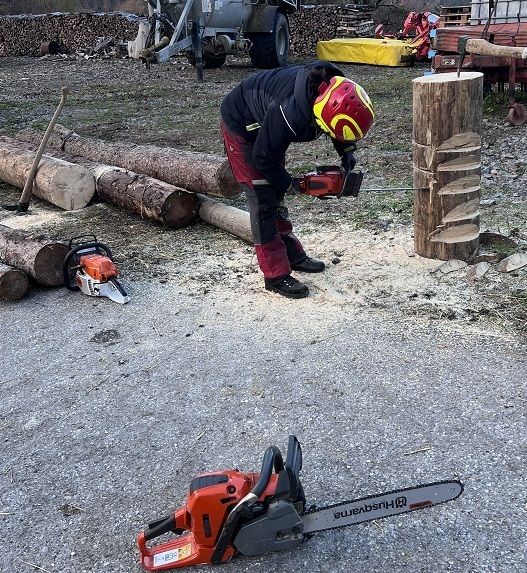 Motorsägenkurs 3.jpg