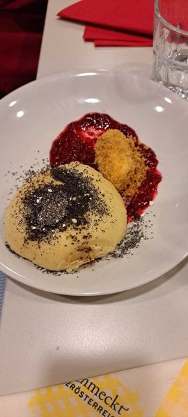 Knödel 2.jpg Knödel 2.jpg