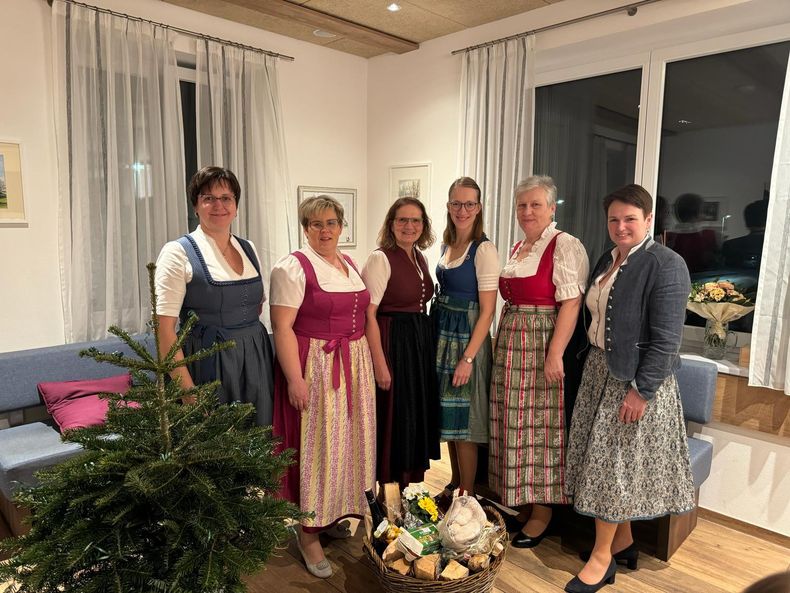 Bäuerinnen Kolleginnen.jpg Bäuerinnen Kolleginnen.jpg