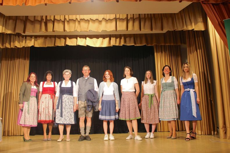 Bild 4 c die Bäuerinnen im Gebiet Schwechat.jpg