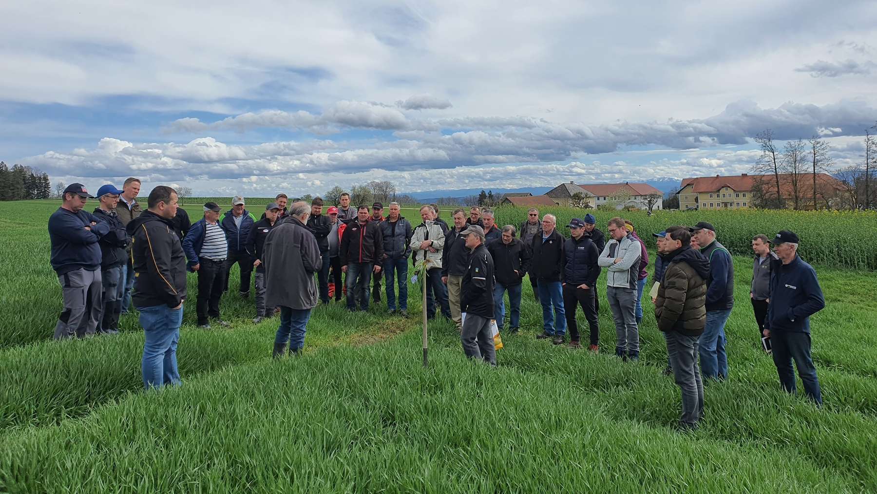Feldbegehung der Arbeitskreise "BWS" Strohheim & Hartkirchen, 4. April 2024
