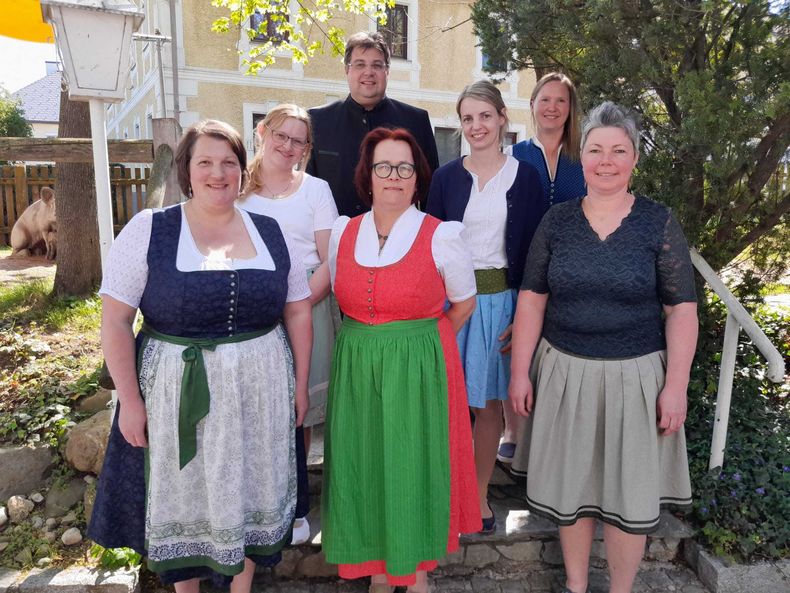 Bäuerinnen Kematen.jpg