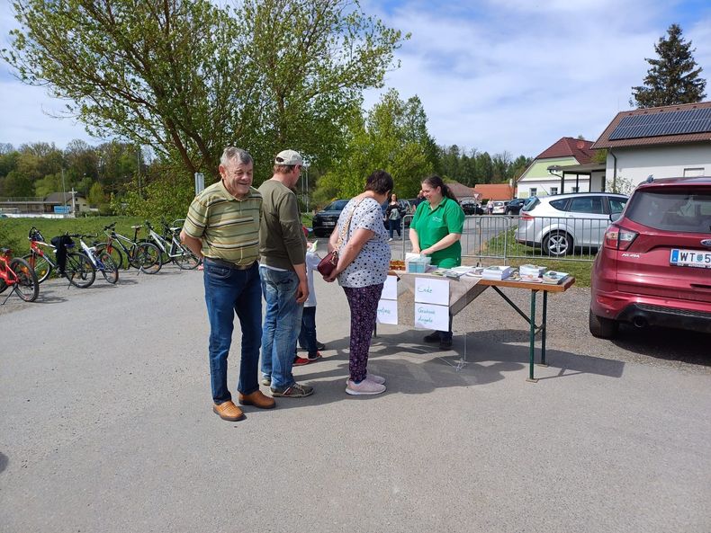 Aktivtag Wildbienen © Die Bäuerinnen im Bezirk Waidhofen/Thaya Aktivtag Wildbienen © Die Bäuerinnen im Bezirk Waidhofen/Thaya