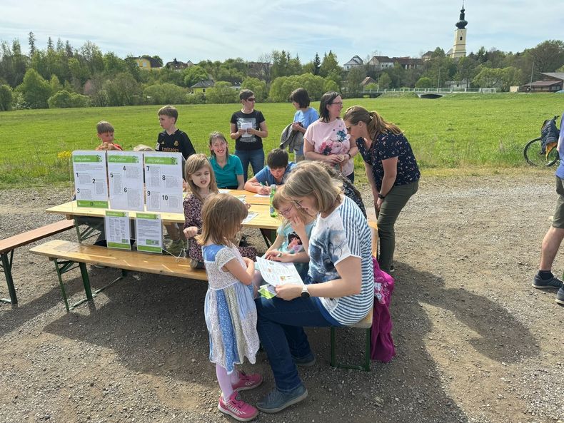 Aktivtag Wildbienen © Die Bäuerinnen im Bezirk Waidhofen/Thaya Aktivtag Wildbienen © Die Bäuerinnen im Bezirk Waidhofen/Thaya