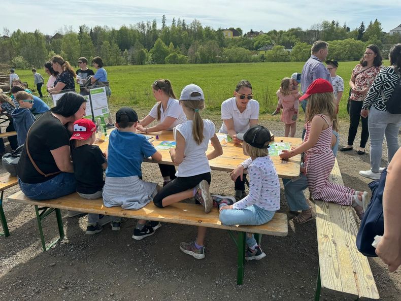 Aktivtag Wildbienen © Die Bäuerinnen im Bezirk Waidhofen/Thaya Aktivtag Wildbienen © Die Bäuerinnen im Bezirk Waidhofen/Thaya