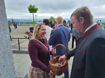 [1717614775182952.jpg]