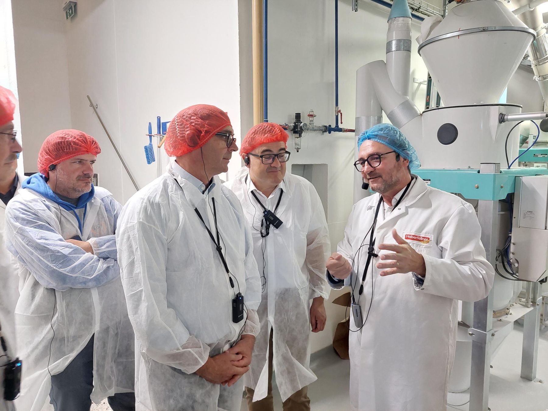 Das vielfältige Programm erstreckte sich von der Haberfellner Mühle in Grieskirchen zum Betrieb von Wasserbauer Reinhard Fördermayr (Schwerpunkt Boden- und Gewässerschutz und Digitalisierung im Ackerbau) zu den Weizensortenversuchen am Betrieb von Raimund Hiesmair und Georg Landerl bis hin zum perfektem Weinbau in Oberösterreich am Betrieb von Petra und Florian Schmuckenschlager in Volkersdorf/Enns. Die TeilnehmerInnen waren begeistert! Danke an allen für die interessanten Einblicke und Diskussionen!  © BWSB