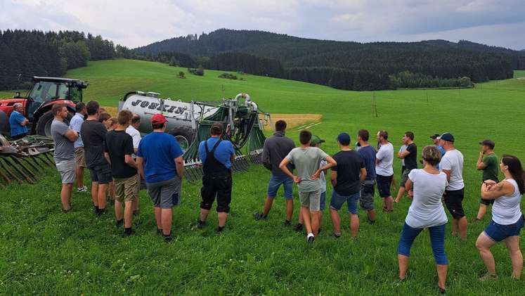 Güllestammtisch - diesmal in Unterweißenbach im oberen Mühlviertler bei Fam. Mayrhofer, 10. Juli 2024