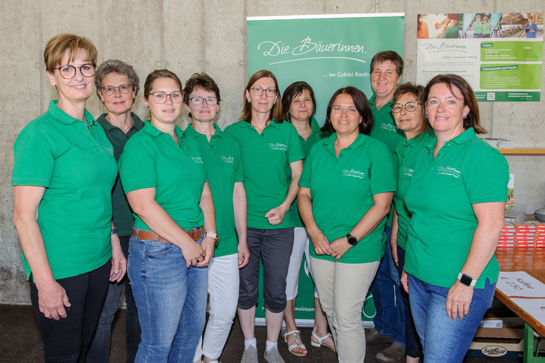 Die Bäuerinnen im Gebiet Raabs/Thaya beim Waldfest 2024. © Ing. Gerald Pfabigan Die Bäuerinnen im Gebiet Raabs/Thaya beim Waldfest 2024. © Ing. Gerald Pfabigan