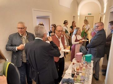 [1730033780888541.jpg]