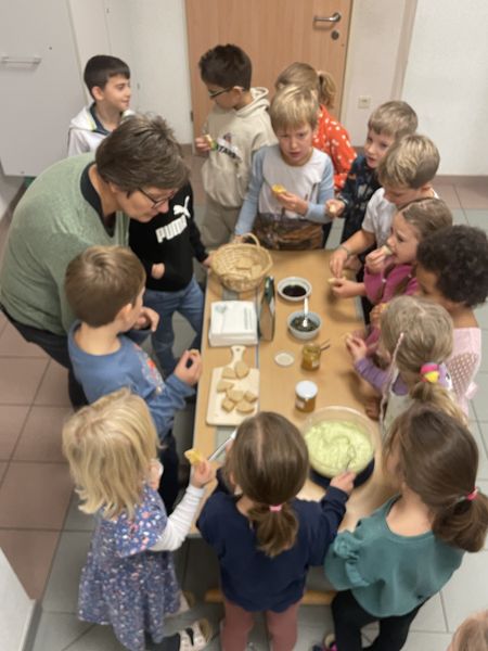 Schulaktion d. Bäuerinnen 2024 (15).jpg Schulaktion d. Bäuerinnen 2024 (15).jpg