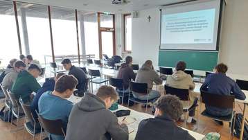 Suchen ...Blockseminar in der FS Schlierbach, 24. Februar 2025