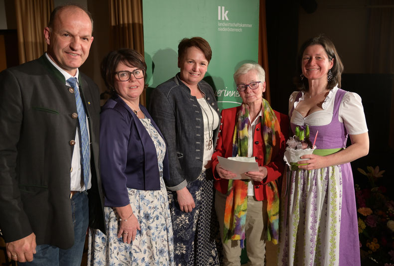 FO 20250314 192613 Die Bauerinnen 01.jpg