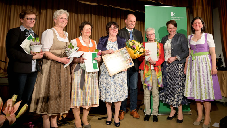 FO 20250314 193325 Die Bauerinnen 01.jpg