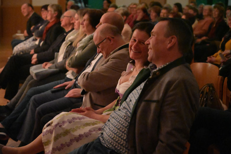 FO 20250314 203158 Die Bauerinnen 01.jpg FO 20250314 203158 Die Bauerinnen 01.jpg