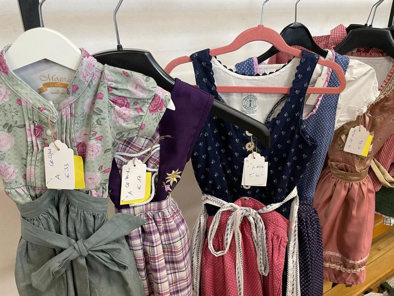 Trachtenflohmarkt (2).jpg